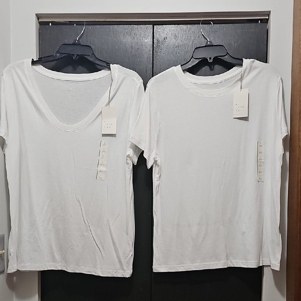 🛍️ 4 for 20🛍️ Bundle and save! 
a new day White Short Sleeve Scoop Neck Tee - Picture 2 of 5